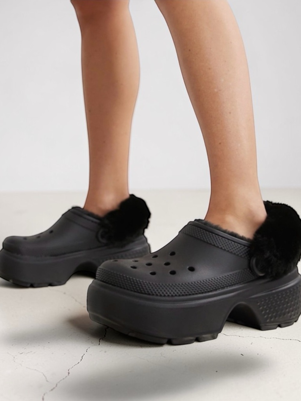 Crocs Stomp Clogs Faux Fur Lined Black 8